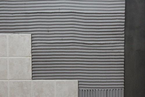 瓷磚膠為什么不能摻水泥？